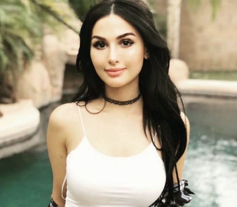 SSSniperWolf Wiki & Bio: Net Worth, Age And Other Information | FameCop.com