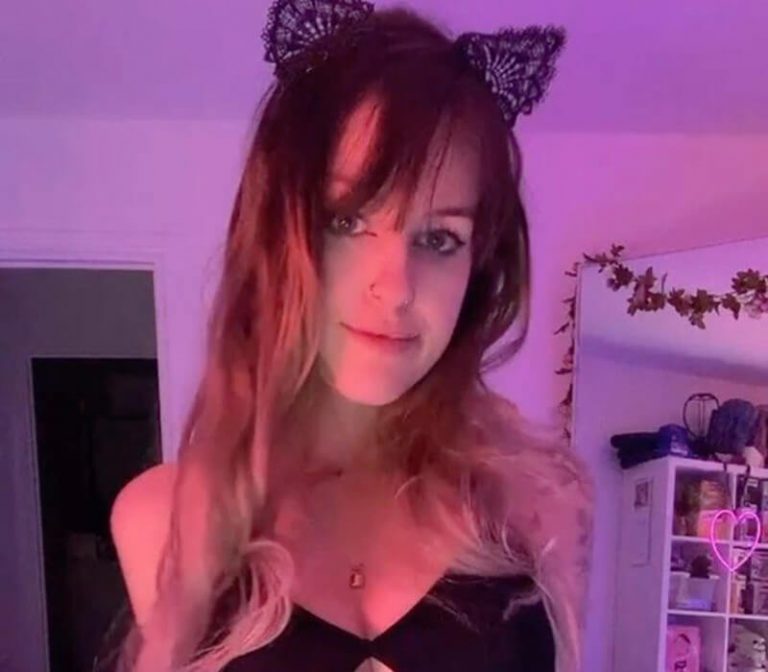 ShyPhoebe Wiki & Bio: Net Worth, Age and other information | FameCop.com